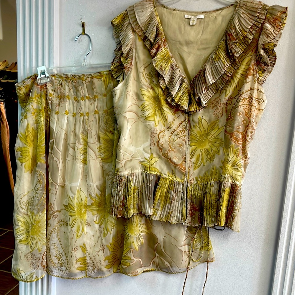 Think Tank silk yellow two piece skirt set with embroidered detail new with tags